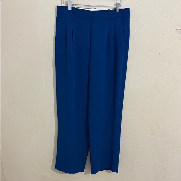 Wilfred Pants - Wilfred Aritizia Effortless Blue Pleated Women’s Trousers size 10 Minimalist